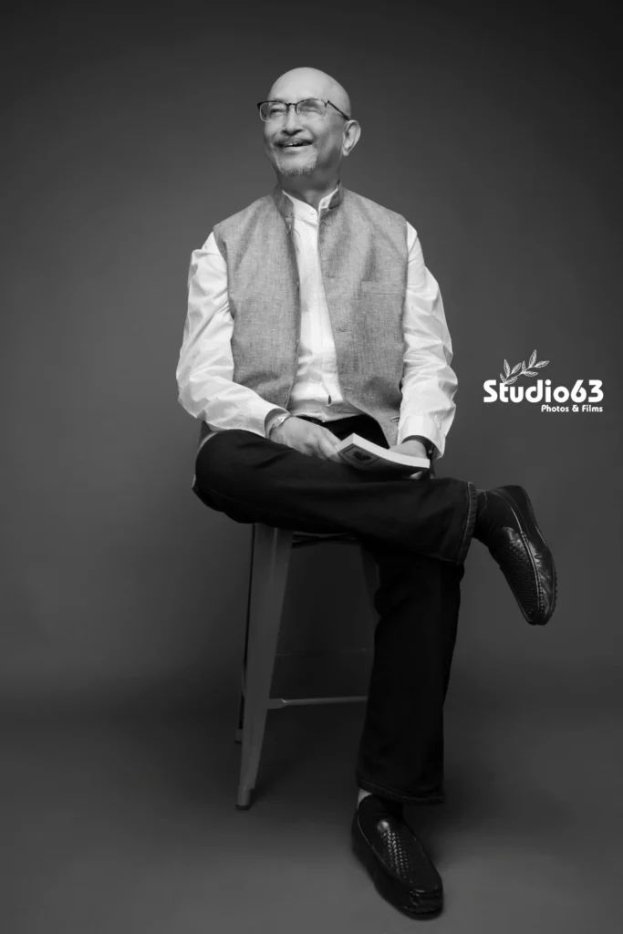 Balck and white old person corporate photography by studio63
